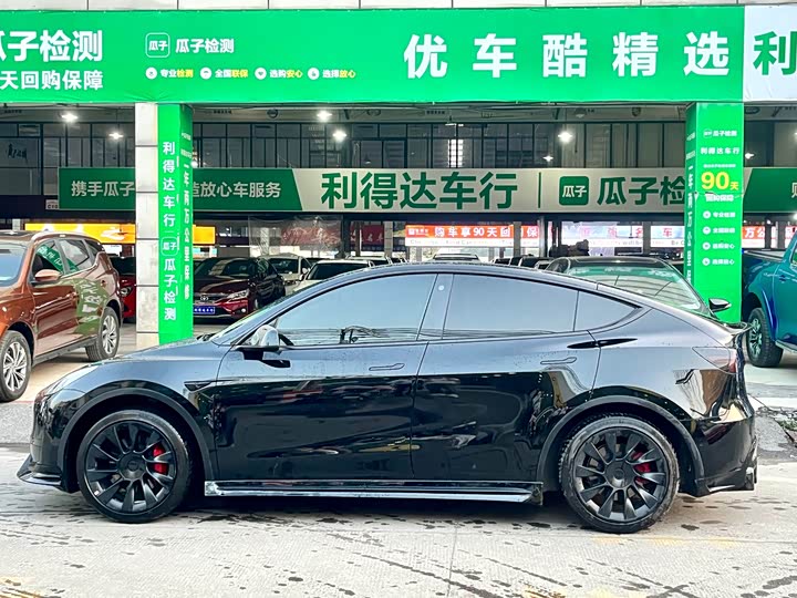 Фото 3 - Tesla Model Y