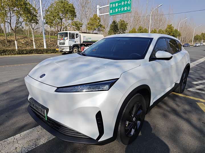 Фото 1 - Dongfeng Aeolus Sky EV01