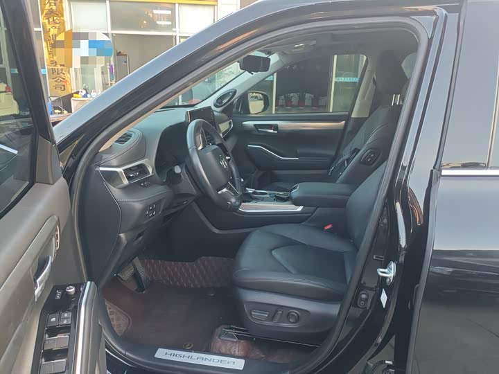 Фото 5 - Toyota Highlander