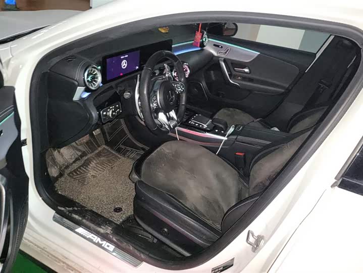 Фото 9 - Mercedes-Benz A-Class AMG