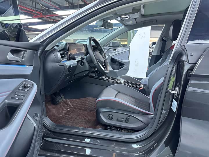 Фото 4 - Volkswagen Lamando L