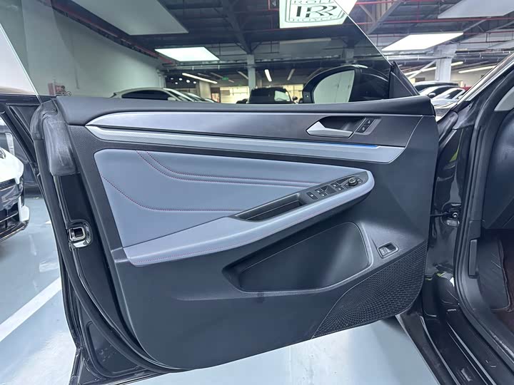 Фото 7 - Volkswagen Lamando L