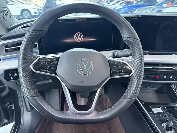 Фото 9 - Volkswagen Lamando L