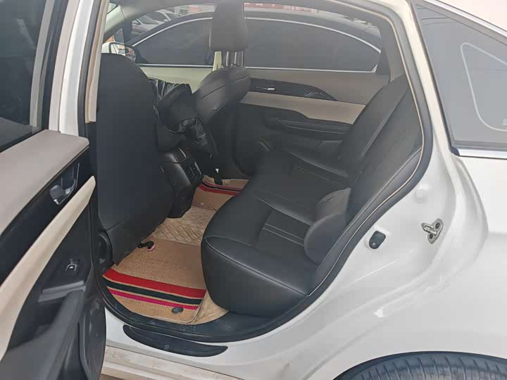 Фото 7 - Dongfeng Aeolus E70