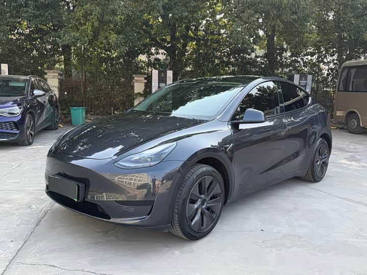 Фото 1 - Tesla Model Y