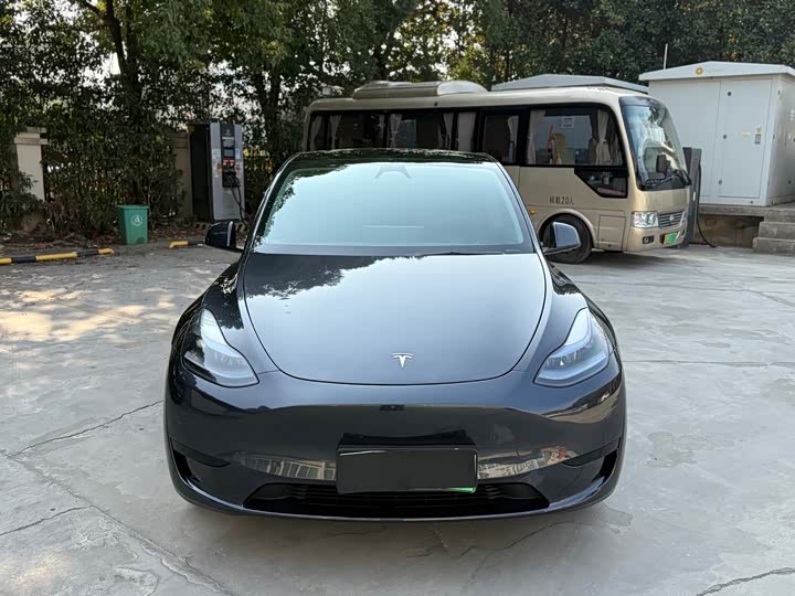 Фото 2 - Tesla Model Y