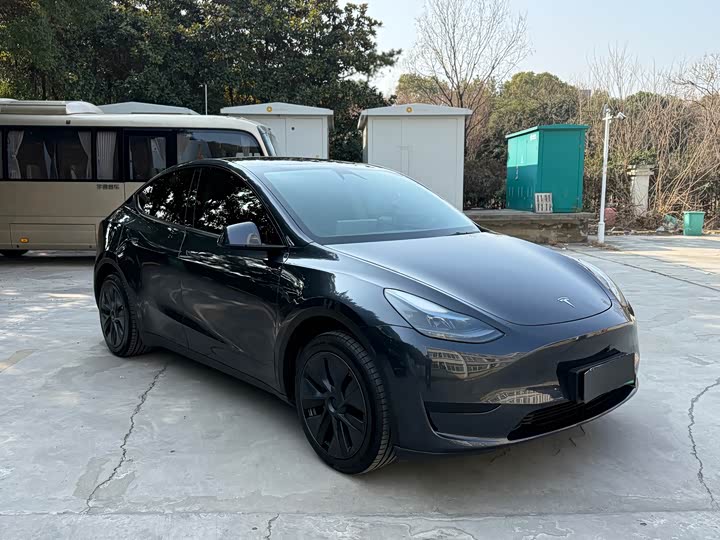 Фото 3 - Tesla Model Y