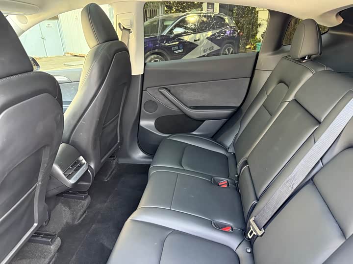 Фото 6 - Tesla Model Y