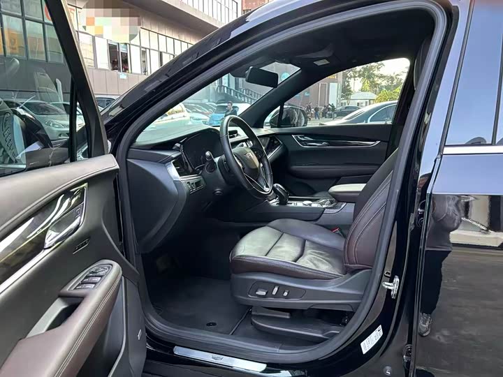 Фото 4 - Cadillac XT6