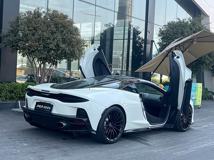 Фото 8 - McLaren GT