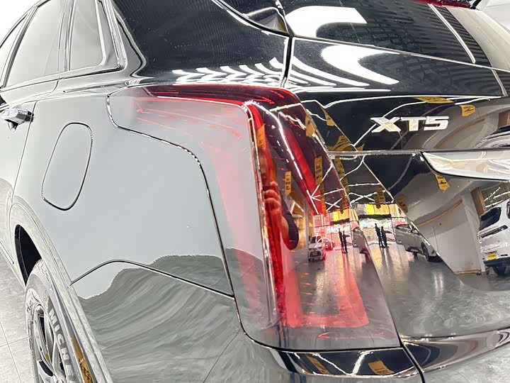 Фото 7 - Cadillac XT5