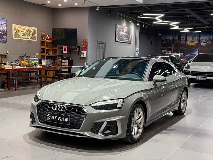 Фото 1 - Audi A5