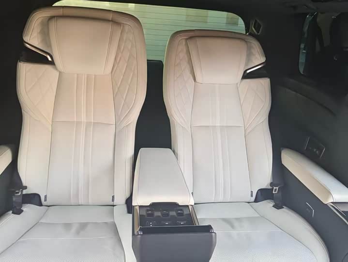 Фото 4 - Lexus LM