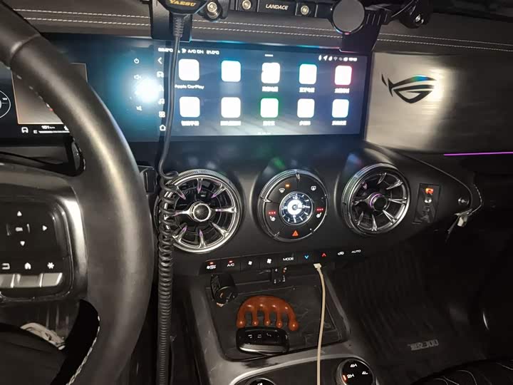 Фото 6 - Tank 300