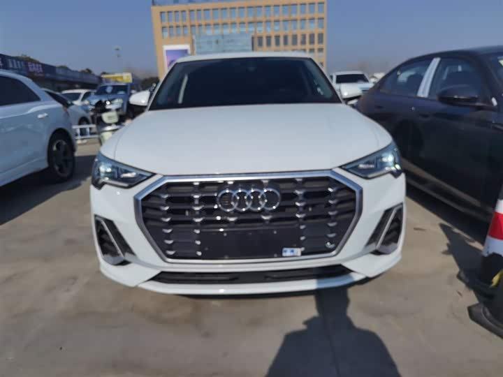 Фото 3 - Audi Q3