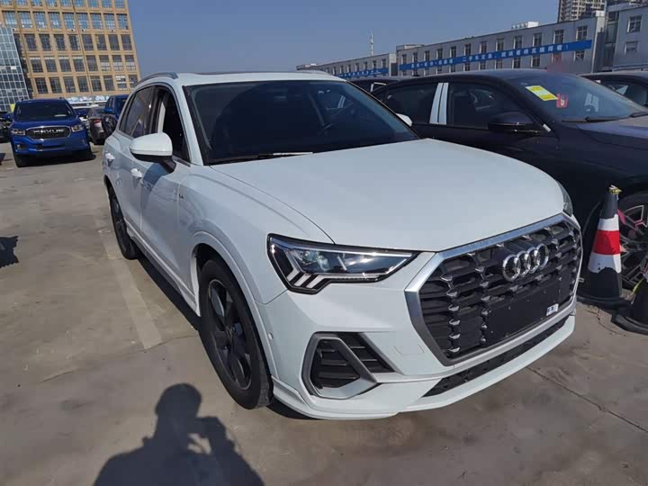 Фото 4 - Audi Q3