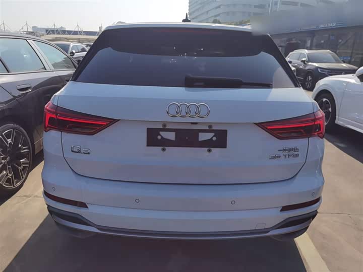 Фото 6 - Audi Q3