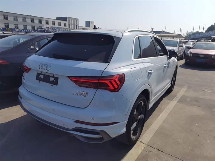 Фото 7 - Audi Q3