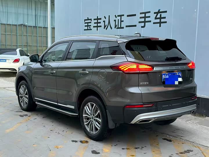Фото 6 - Geely Atlas