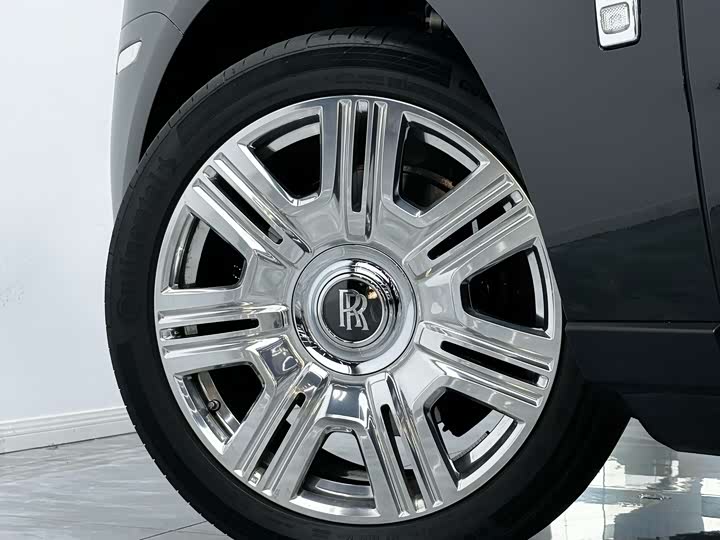 Фото 8 - Rolls-Royce Cullinan