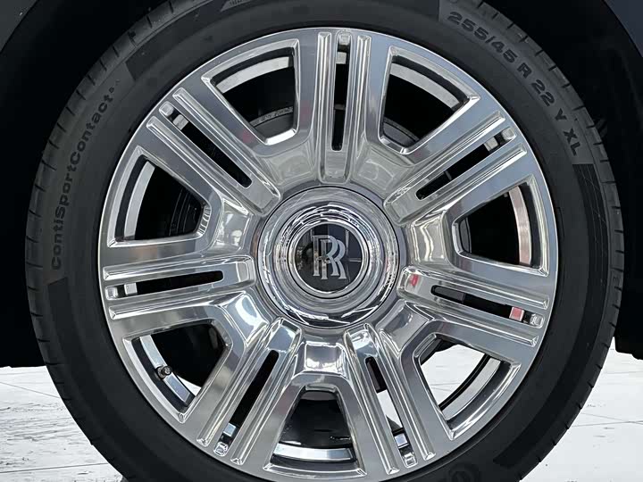 Фото 9 - Rolls-Royce Cullinan