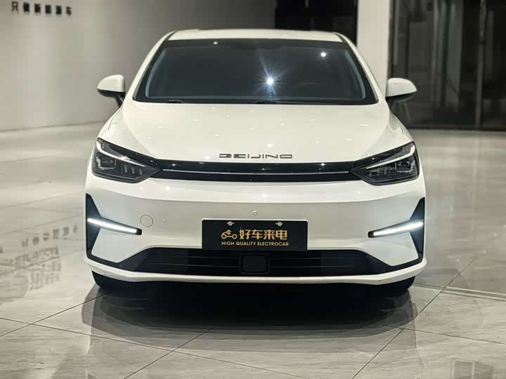 Фото 2 - Beijing EU5 Plus