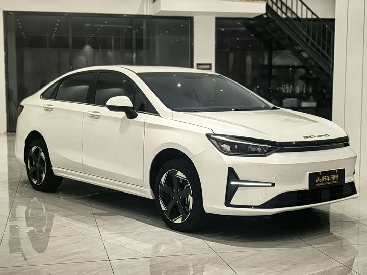 Фото 3 - Beijing EU5 Plus