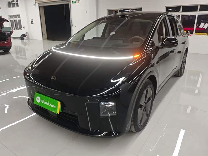 Фото 1 - LiXiang i8