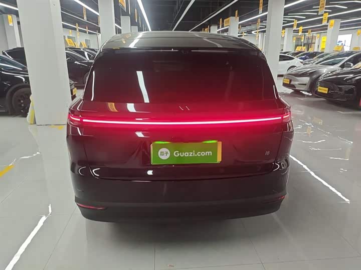 Фото 6 - LiXiang i8