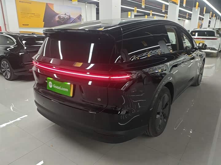 Фото 7 - LiXiang i8