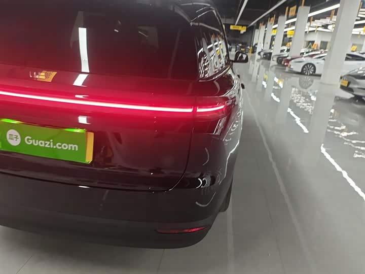 Фото 8 - LiXiang i8