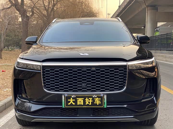 Фото 2 - LiXiang One