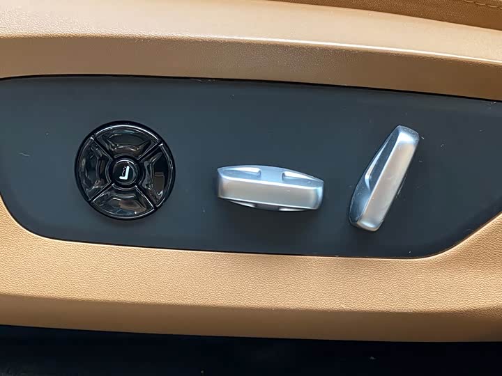 Фото 7 - LiXiang One