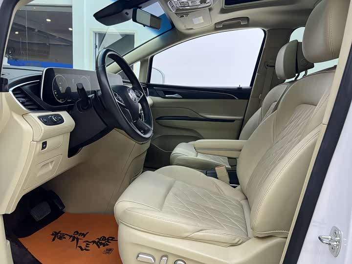 Фото 4 - Buick GL8 ES