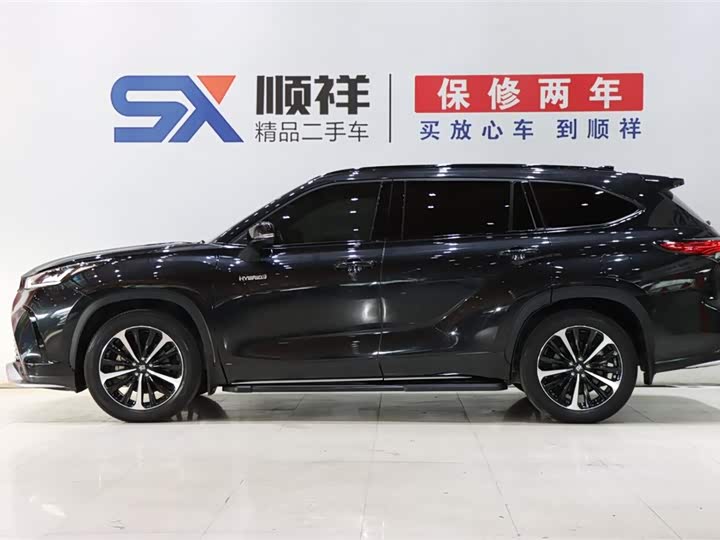 Фото 6 - Toyota Crown Kluger