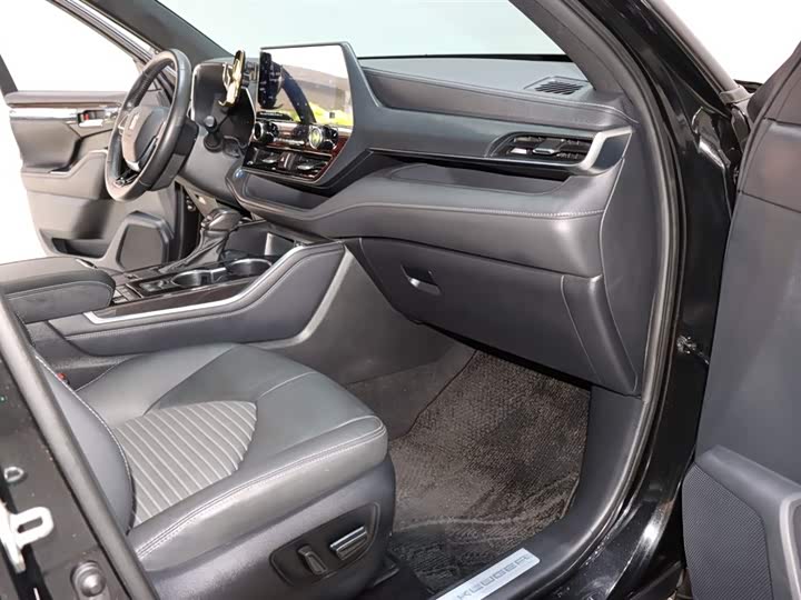 Фото 8 - Toyota Crown Kluger