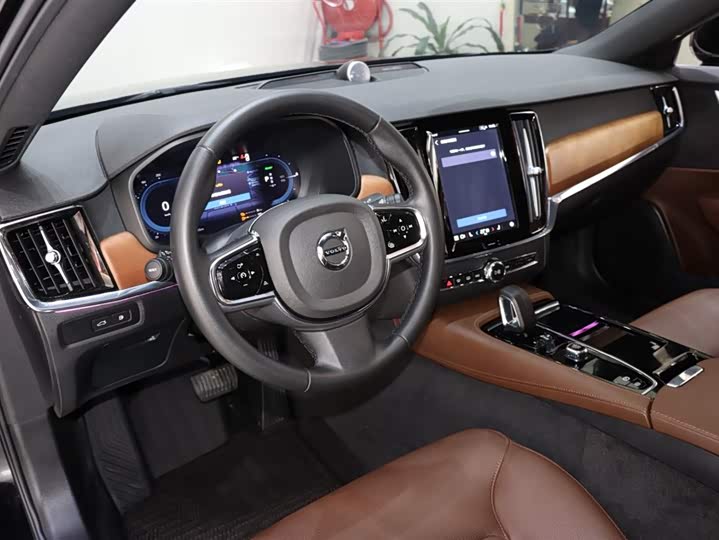 Фото 9 - Volvo S90 Hybrid