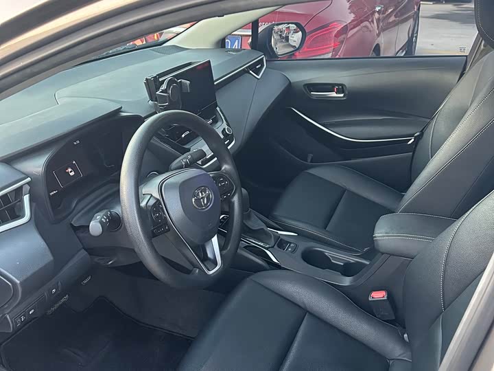 Фото 5 - Toyota Corolla