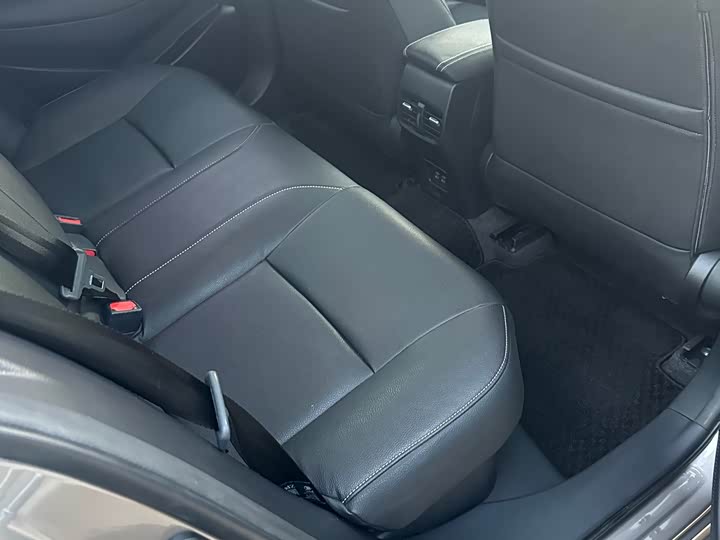 Фото 7 - Toyota Corolla