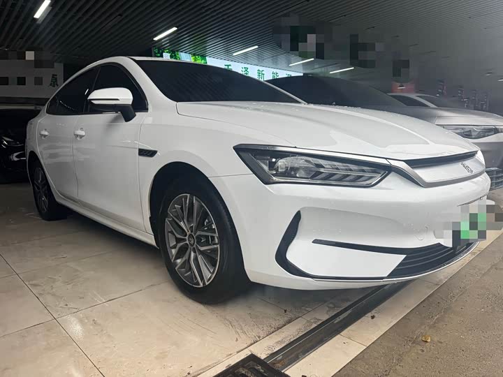 Фото 3 - BYD Qin Plus