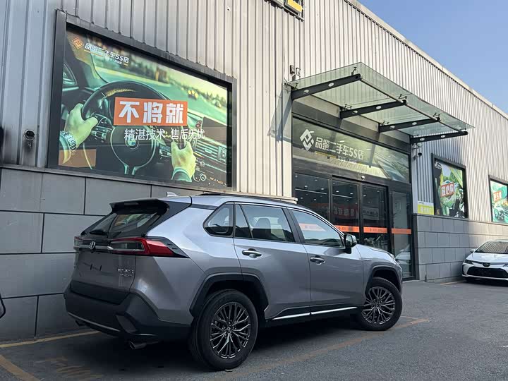 Фото 4 - Toyota Wildlander