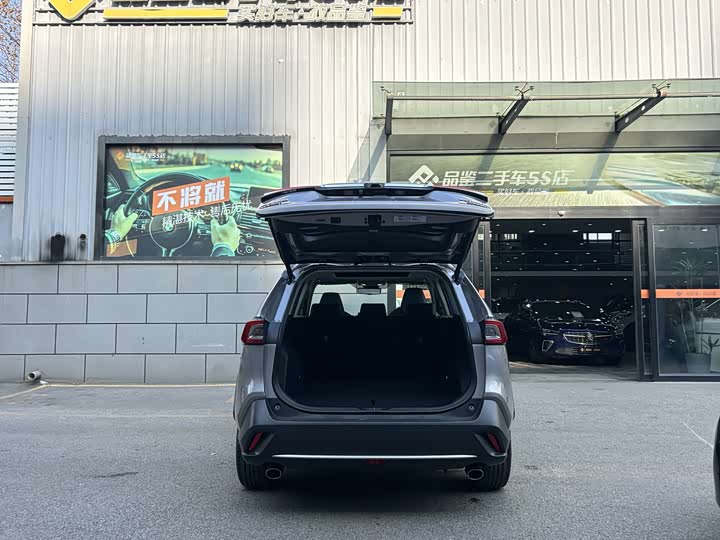 Фото 7 - Toyota Wildlander