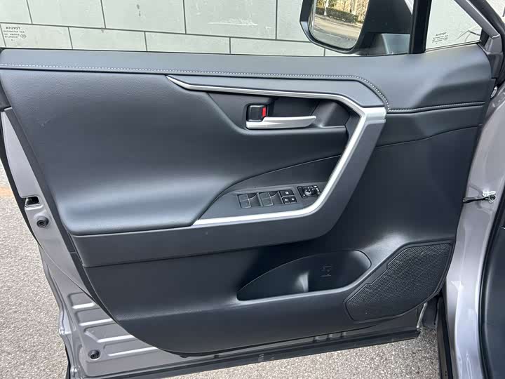 Фото 8 - Toyota Wildlander