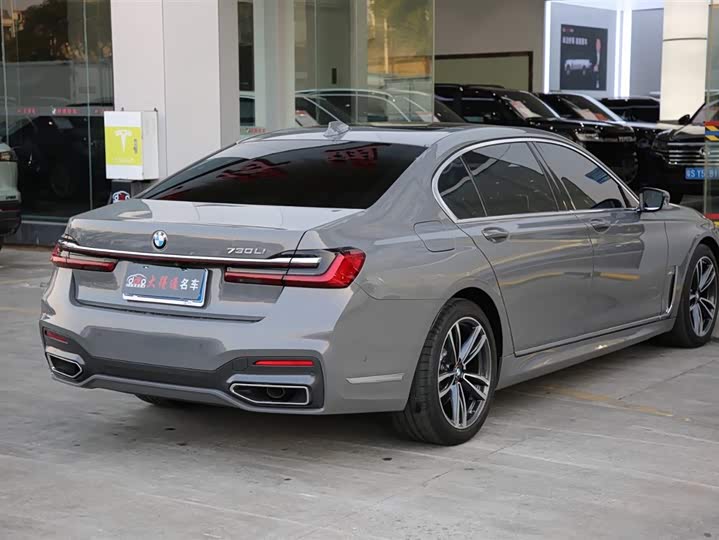 Фото 3 - BMW 7 Series