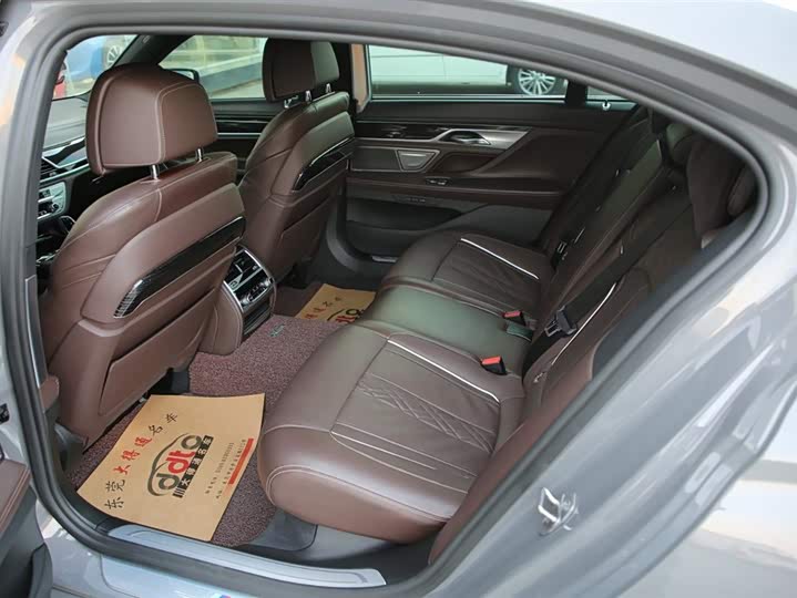 Фото 6 - BMW 7 Series