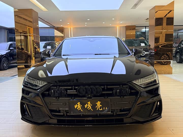 Фото 2 - Audi A7L