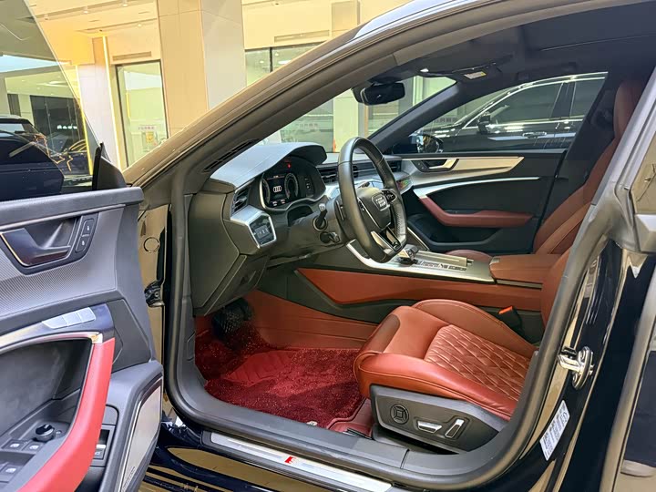 Фото 4 - Audi A7L