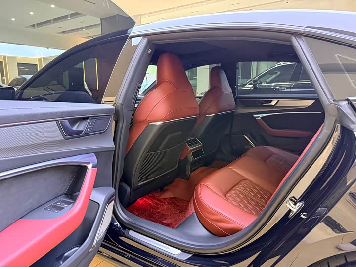 Фото 6 - Audi A7L