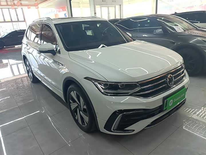 Фото 4 - Volkswagen Tiguan L Hybrid