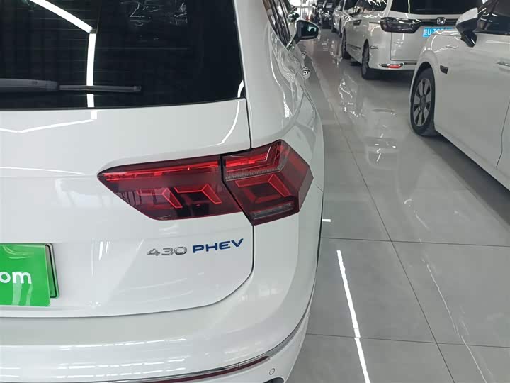 Фото 8 - Volkswagen Tiguan L Hybrid